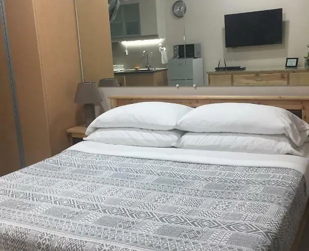 101 Newport Boulevard C1 * Manila